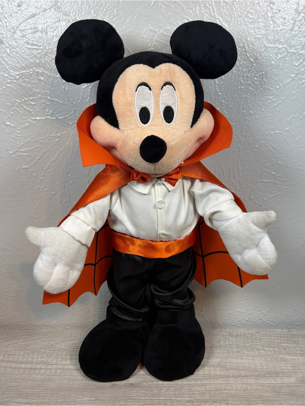 Halloween Disney 19 in Mickey Mouse Orange and Black Porch Greeter Vampire